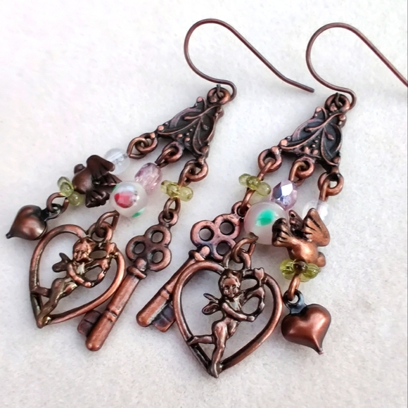 Vintage Jewelry - Adorable vintage charm earrings